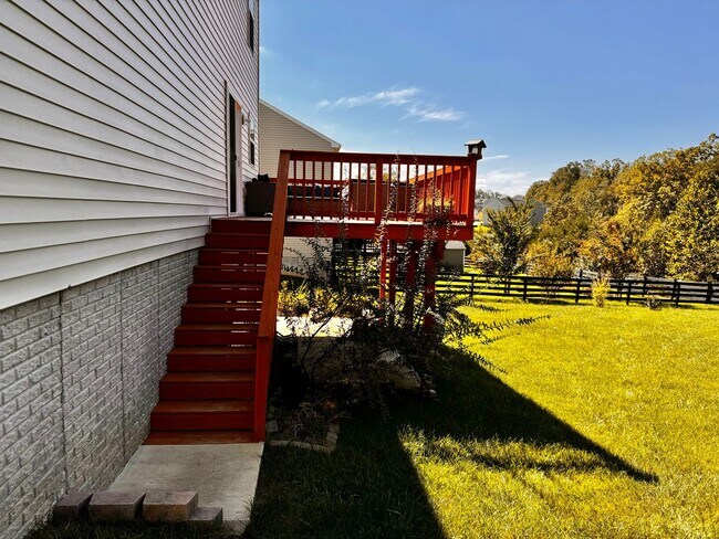 Building Photo - Close NGIC & Ruckersville area- Great two ...