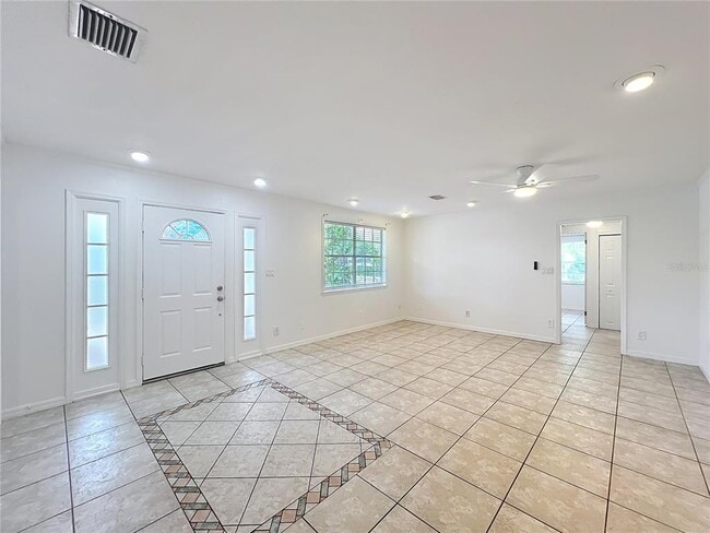 Building Photo - 332 Harris Ave