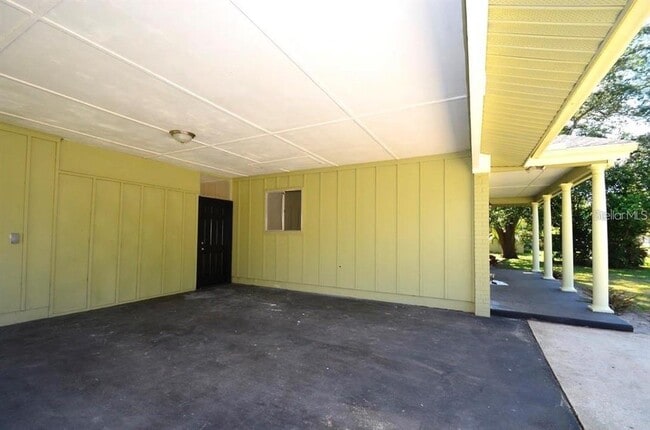 Building Photo - 615 Sarita St