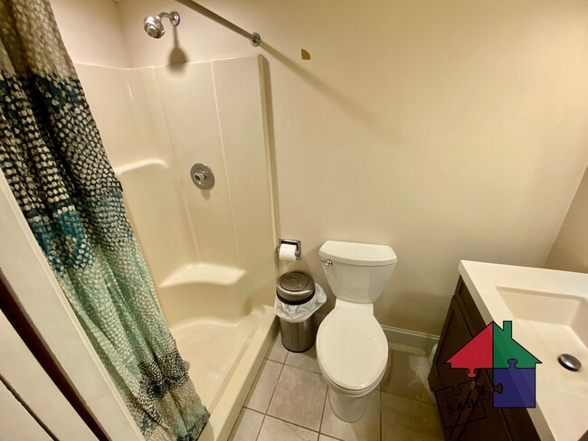 Building Photo - 276 Locust Hill Rd