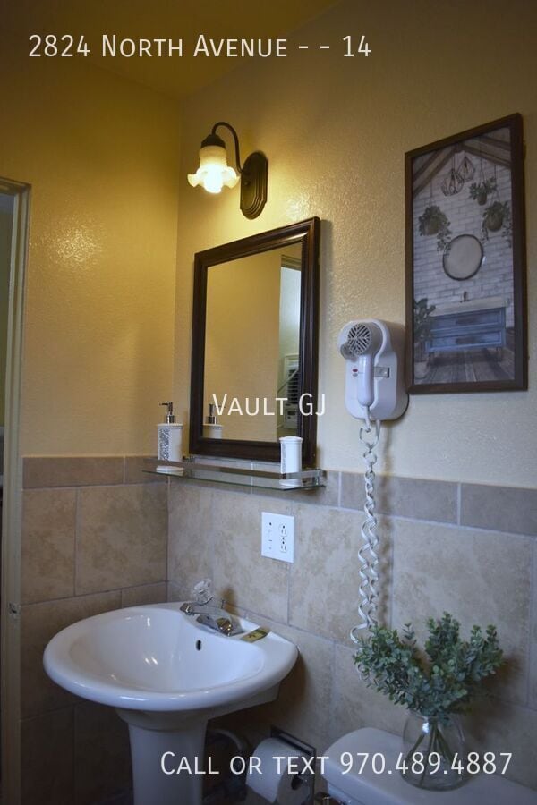 Building Photo - 2824 North Ave