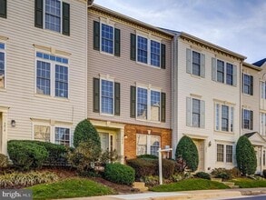 Building Photo - 5820 Pearson Ln