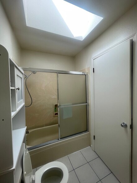 Building Photo - 1026 San Luis Cir