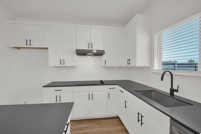 Building Photo - 2725 Woodall Dr