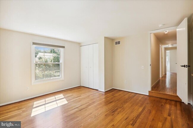 Building Photo - 8709 Sleepy Hollow Ln