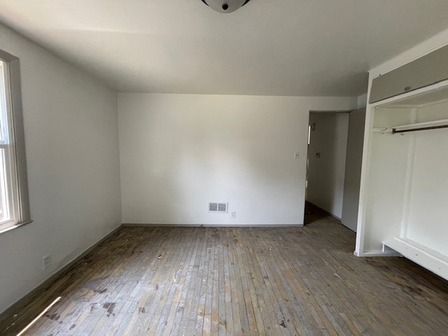 Building Photo - 2229 Parkview Pl