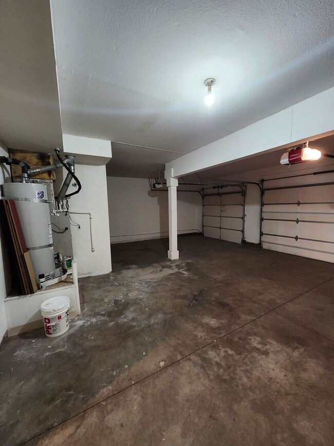 Building Photo - Beautiful two-story home located in the he...