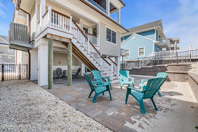 Building Photo - 3574 Ocean Terrace