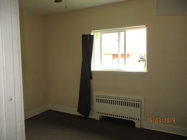 Building Photo - 163 N Rosewood Ave