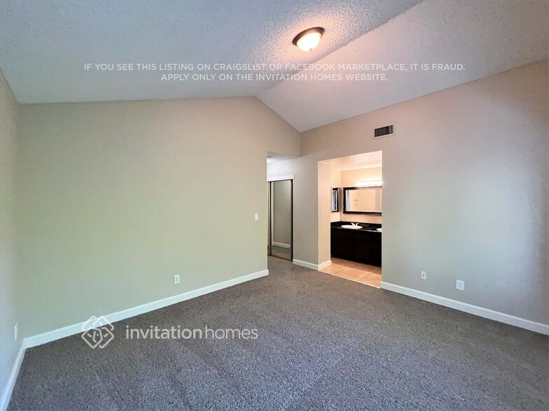 Building Photo - 2272 Sandcastle Way