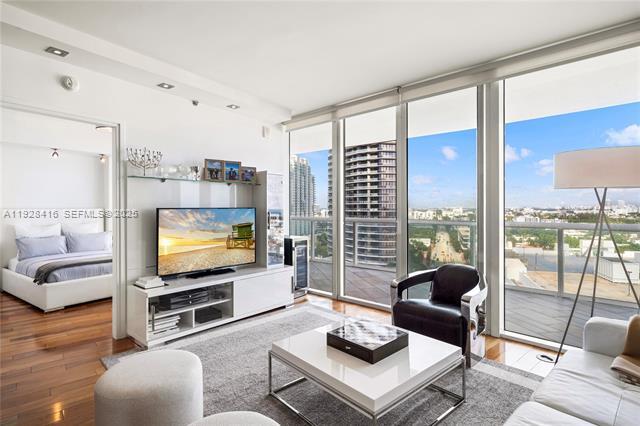 Building Photo - Icon Condo