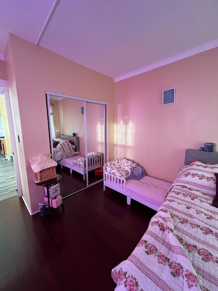 Building Photo - 193 Chatham St