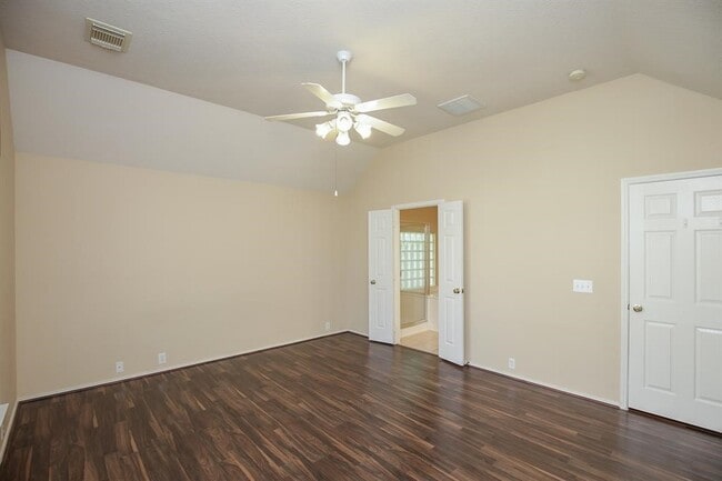 Building Photo - 20502 Pioneer Bend Ct