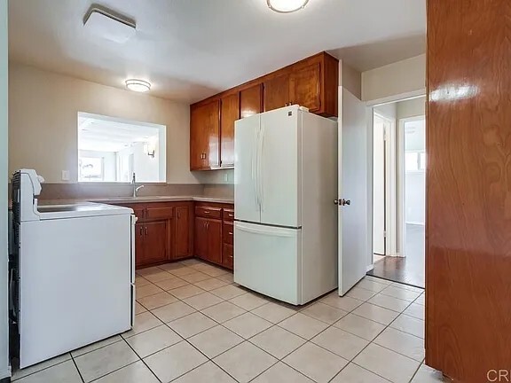 Building Photo - 1553 La Casita Dr