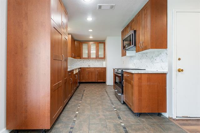 Building Photo - 920 Ashwood Dr