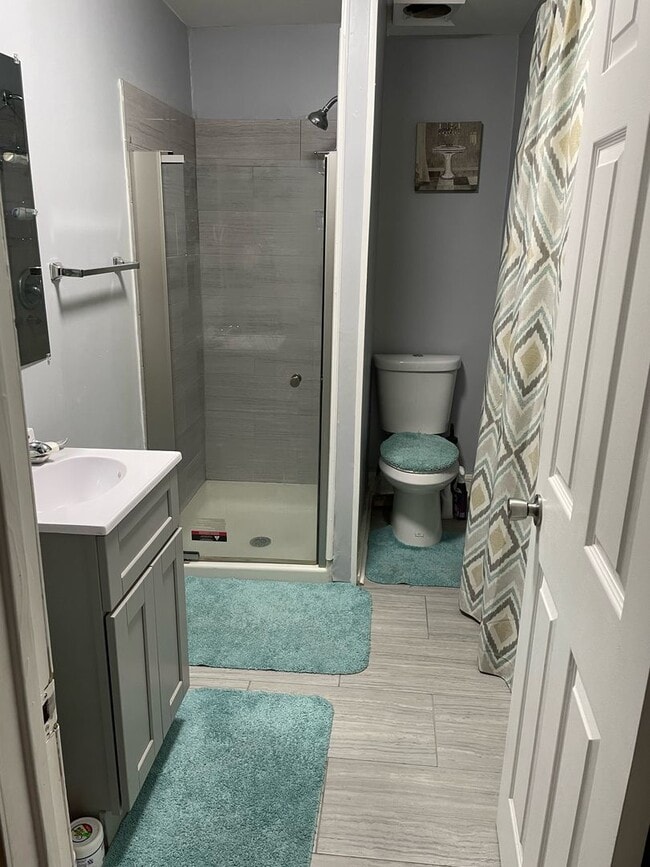 Building Photo - 264 Peck St