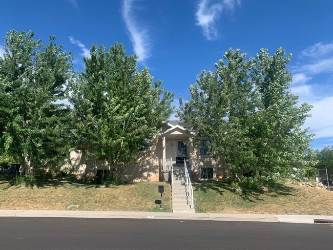 Building Photo - 4 Bedroom Basement Unit for Rent in PG $1800