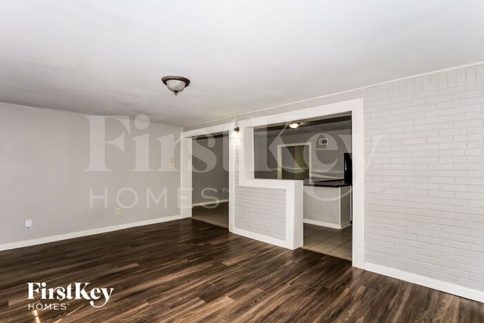 Building Photo - 5183 Warfield Dr
