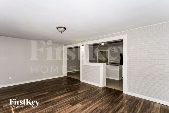 Building Photo - 5183 Warfield Dr