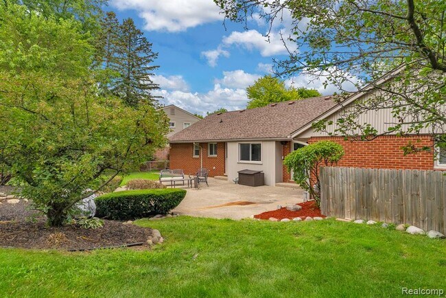Building Photo - 36939 Heatherton Dr