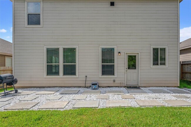 Building Photo - 229 Seven Pnes Dr