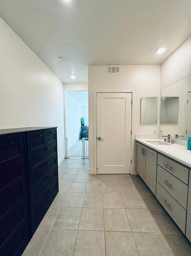 Building Photo - 5750 Greige Cir