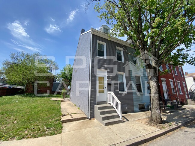 Primary Photo - 222 N Pine St