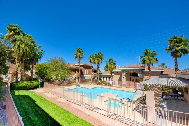 Building Photo - Beautiful 2BR / 2BA Renovated / Modern Condo In A Gated Complex.