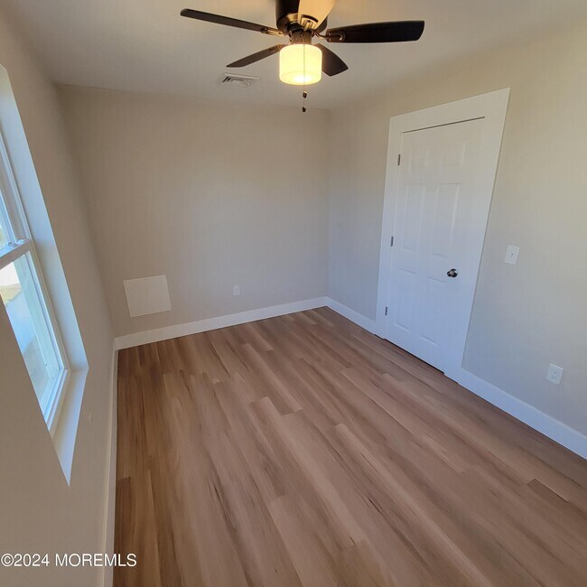 Building Photo - 603 Florence Ave