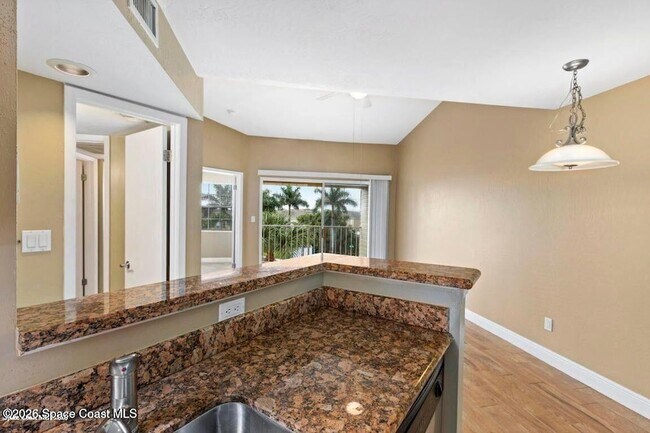 Building Photo - 1801 Island Club Dr