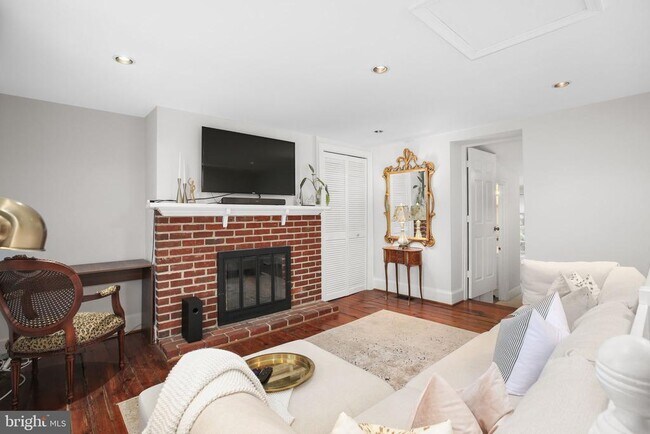 Building Photo - 316 Frederick St