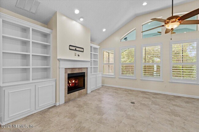 Building Photo - 1201 E Redrock Ridge Ave