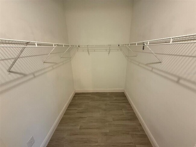 Building Photo - 1325 Lyonshire Dr