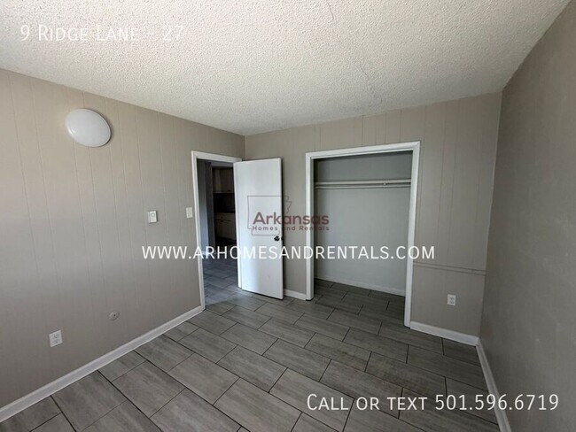 Building Photo - 9 Ridge Ln