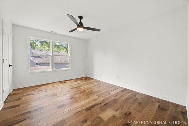 Building Photo - 715 N Brainard St