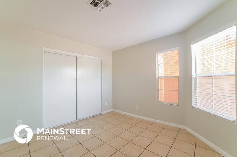 Building Photo - 9017 W Cambridge Ave