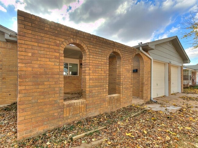 Building Photo - 2808 SW 88th St