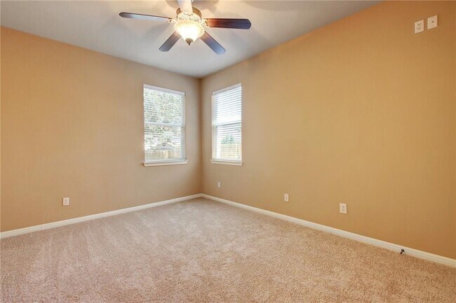 Building Photo - 1549 Homewood Cir