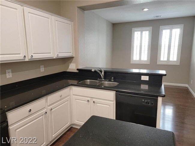 Building Photo - 8455 Classique Ave