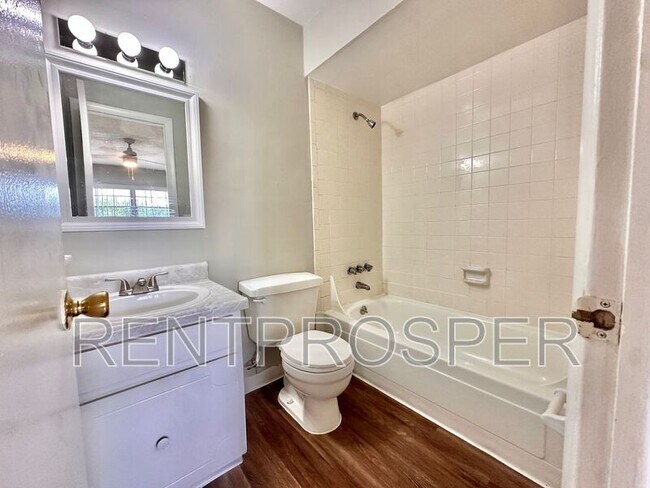 Building Photo - 5317 Curry Ford Rd