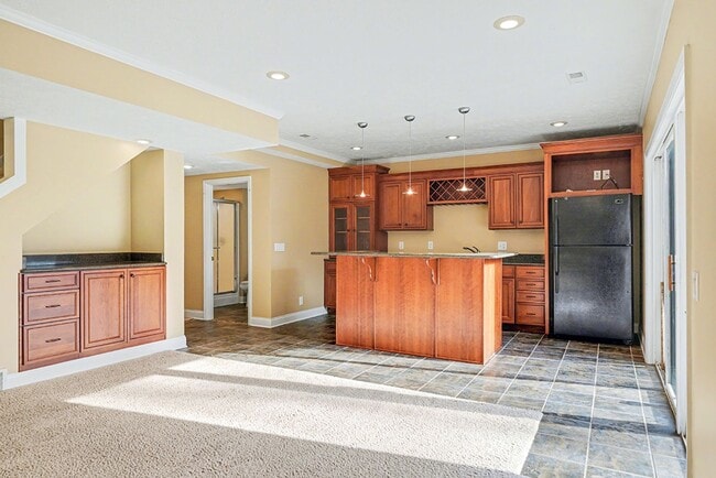 Building Photo - Spacious 4br/4.5 ba Home in Millard Mission Park Neighborhood. Huge Yard, 3 Car Garage