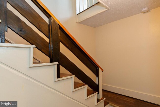 Building Photo - 32 Patrick Henry Way