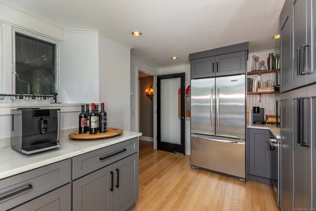 Building Photo - 21 Echo Dr