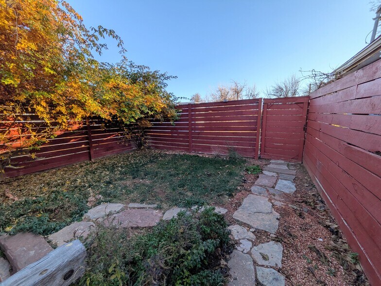 Building Photo - 169 S 200 W