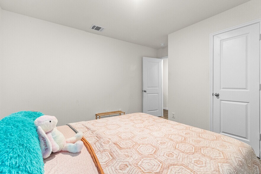 Building Photo - 2928 Roper St