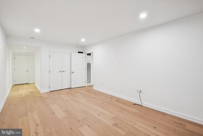 Building Photo - 219 S 18th St