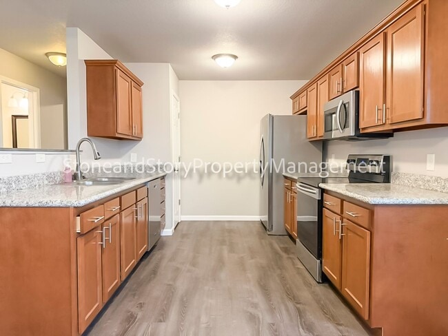 Building Photo - 3 Bedroom 2.5 bath