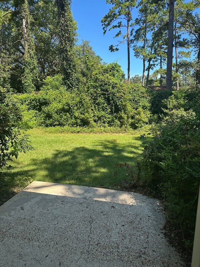 Building Photo - Gorgeous 2/1 located in the heart of Talla...