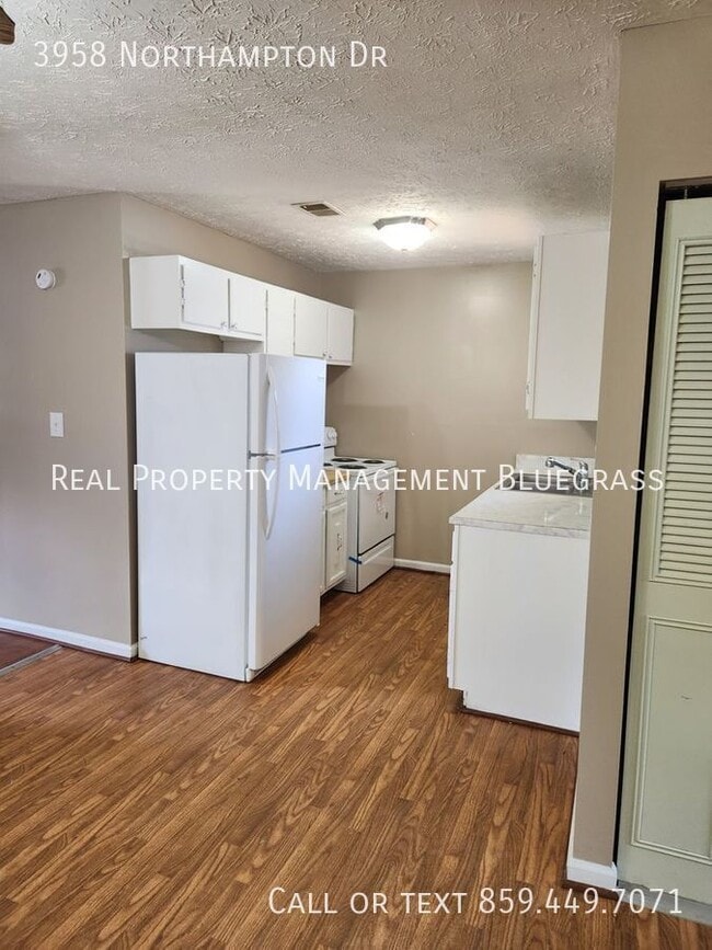 Building Photo - 3958 Northampton Dr