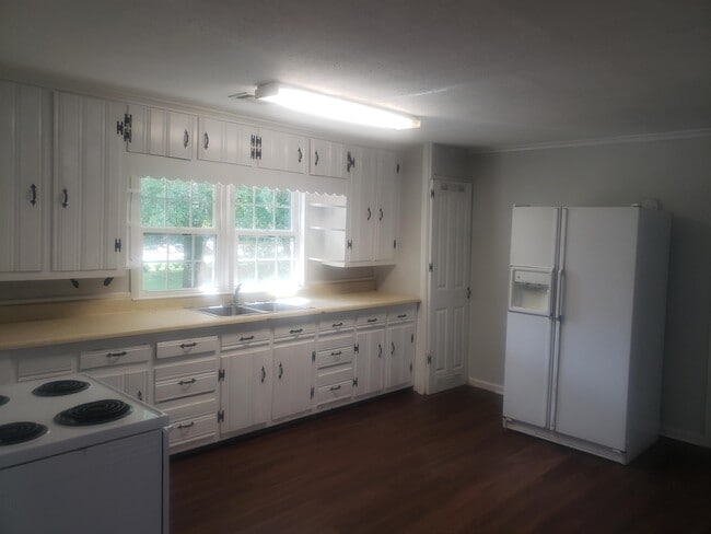 Building Photo - 3267 US Hwy 27